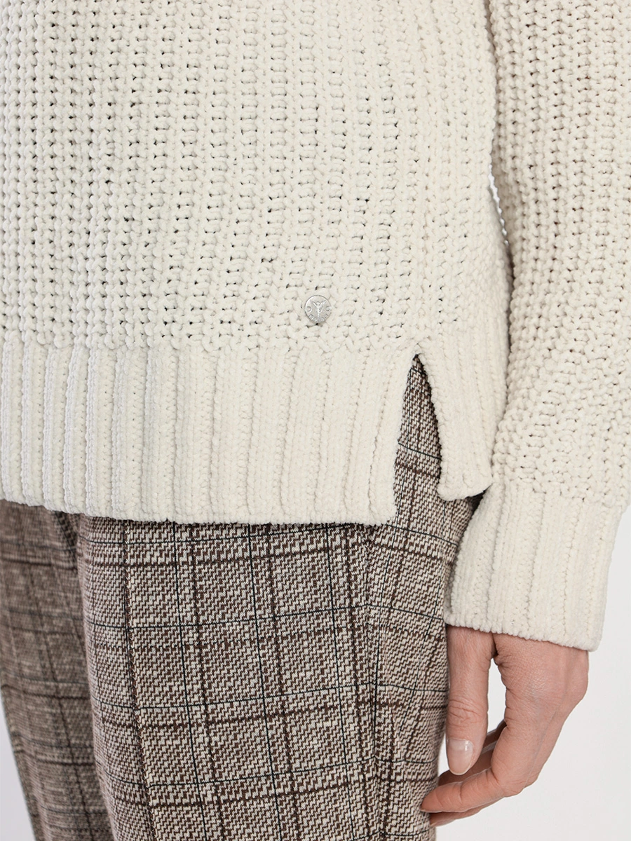 Джемпер свободного кроя с воротником-стойкой